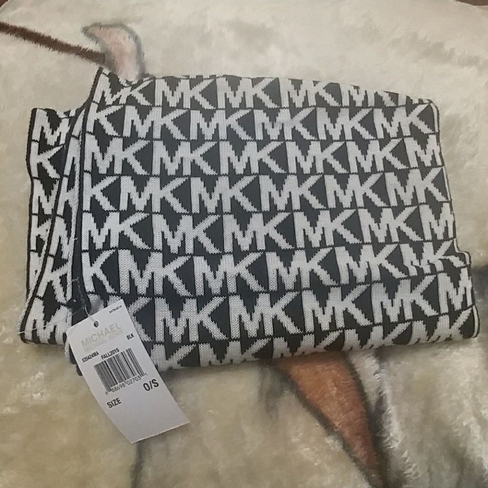 Michael Kors scarf